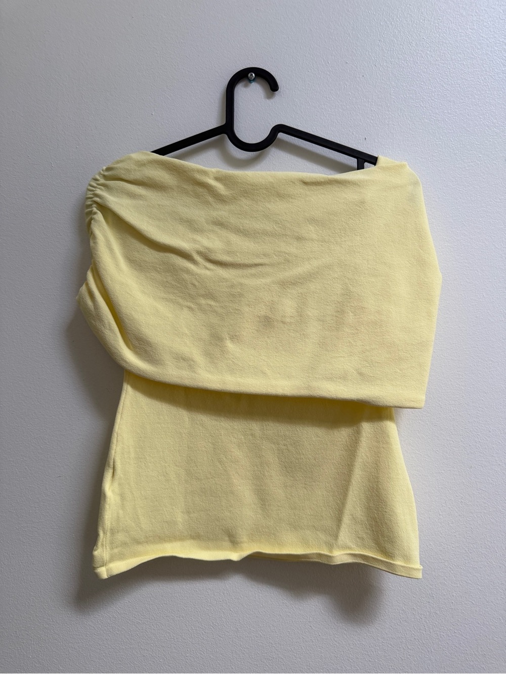 Zara Off-Shoulder Yellow Ruched Ring Top - Picture 4 of 5